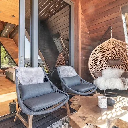 Chalet Cozy Forest Hill *