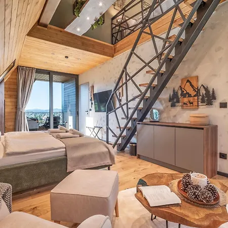 Chalet Cozy Forest Hill *