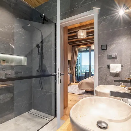 Cozy Forest Hill Chalet *