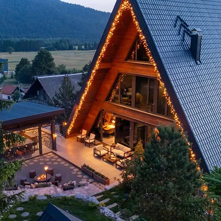 Cozy Forest Hill Chalet