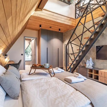 בקתה Cozy Forest Hill