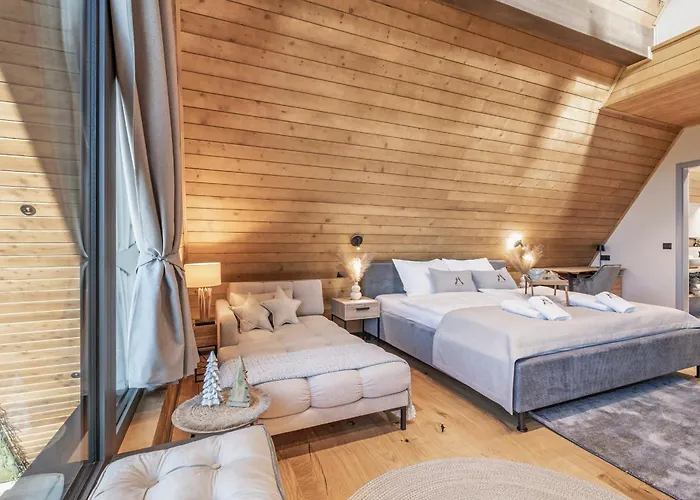 Cozy Forest Hill Chalet
